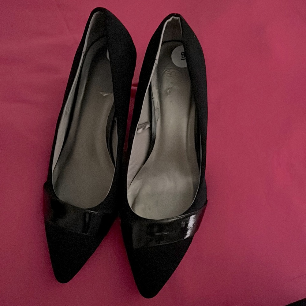 Life Stride, 9M, Black Suede and Patton leather, like new/gently worn